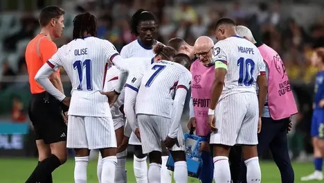 瓜迪奥拉曼城大巴受损，战术调整后与阿森纳战平